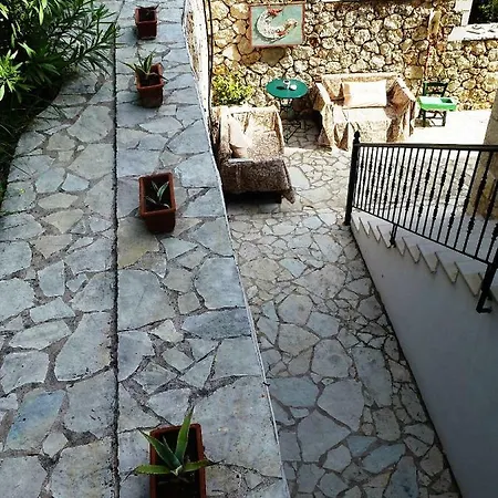 Palazzo Lemonia *