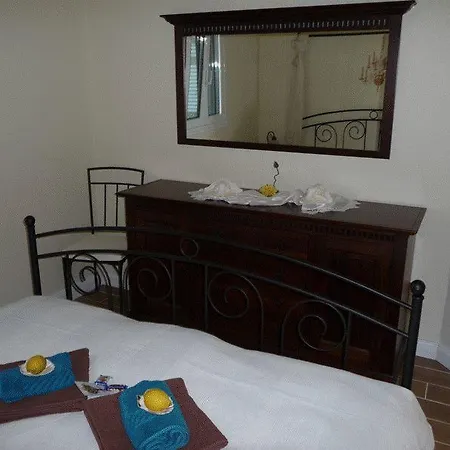 Apartment Palazzo Lemonia Apolpaina